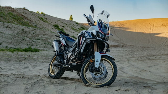 dirt-bike-adventure-sand-dunes