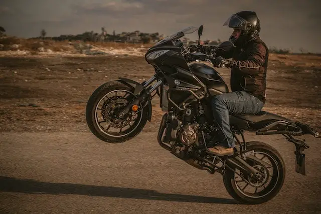 motorcycle-rider-doing-wheelie